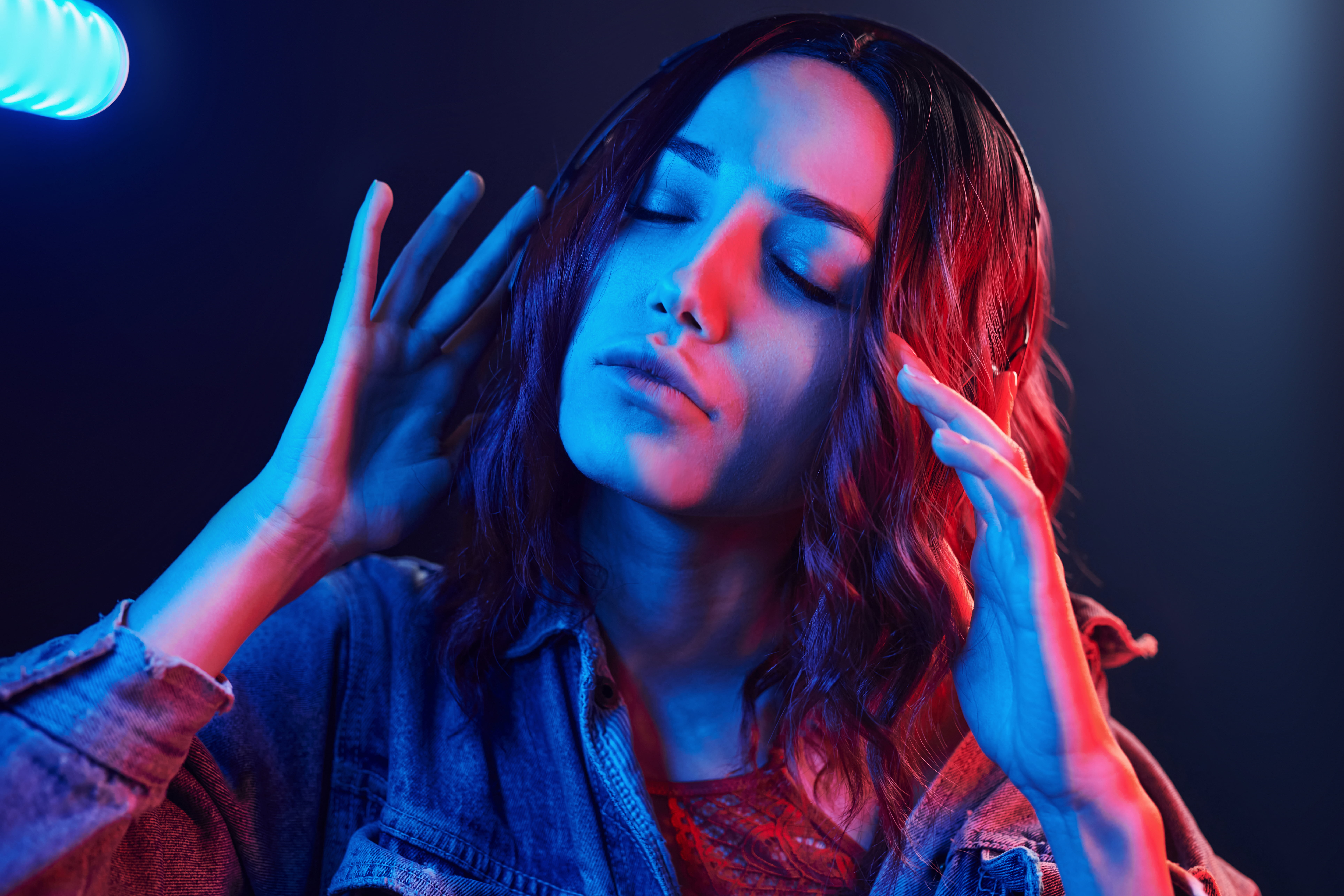 What Equipment Do You Need To Throw a Silent Disco Party?