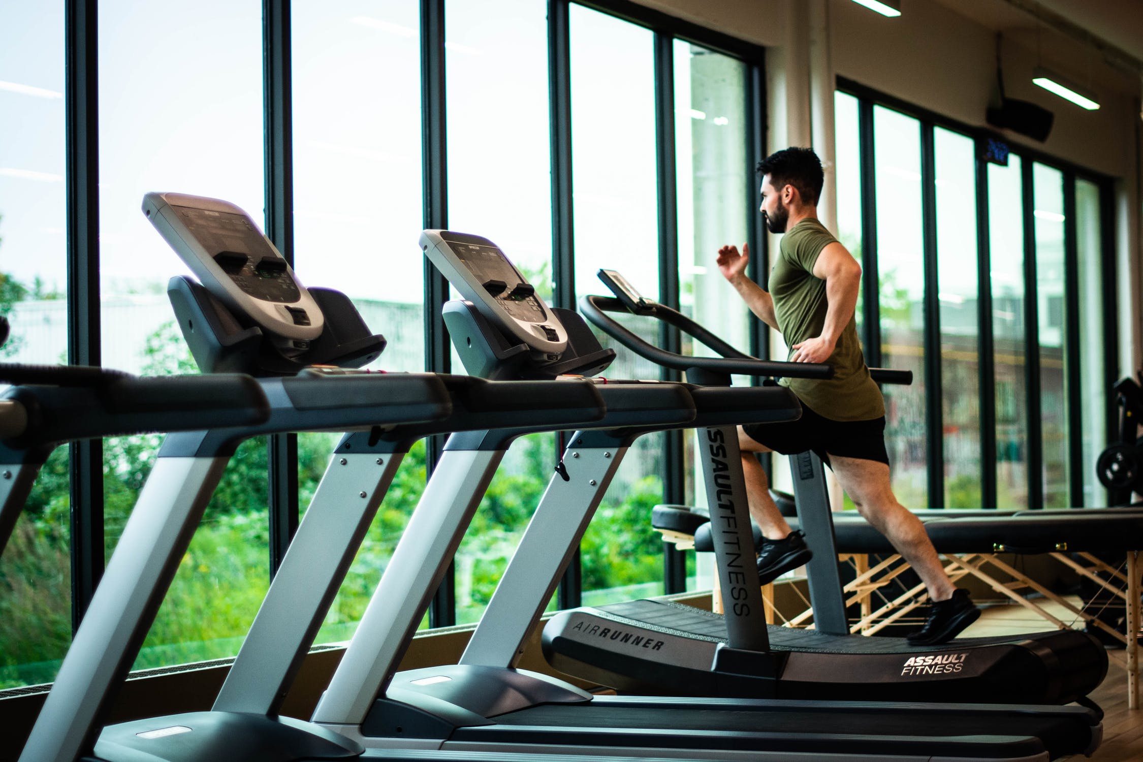 Tips for Staying Healthy While Managing a Full-Time Job