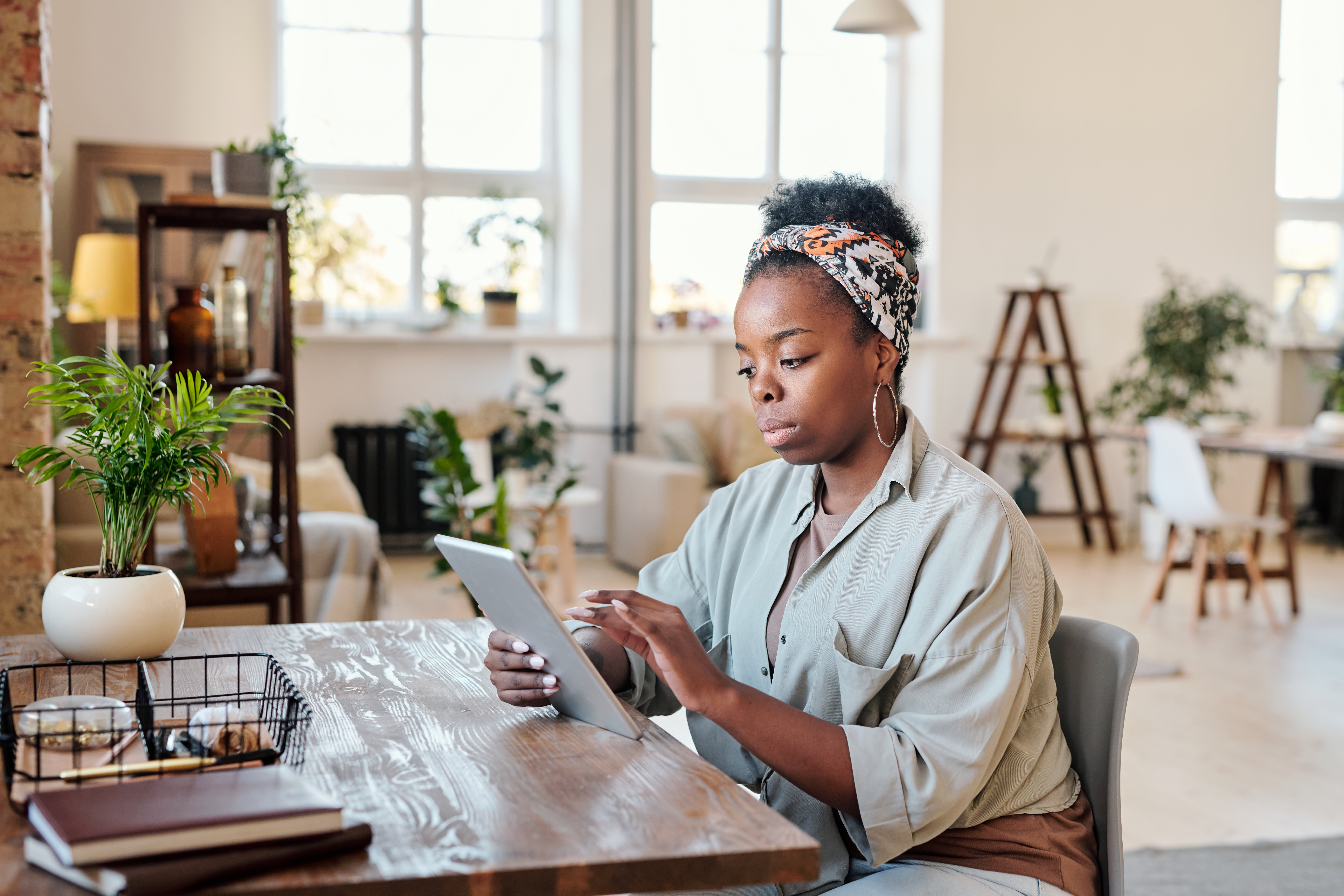 How a People Search Tool Can Help You Uncover Hidden Information About People